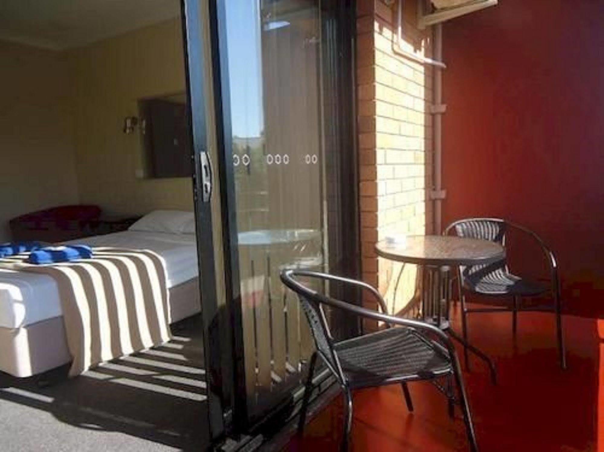 Kingsford Riverside Inn Brisbane Exterior foto