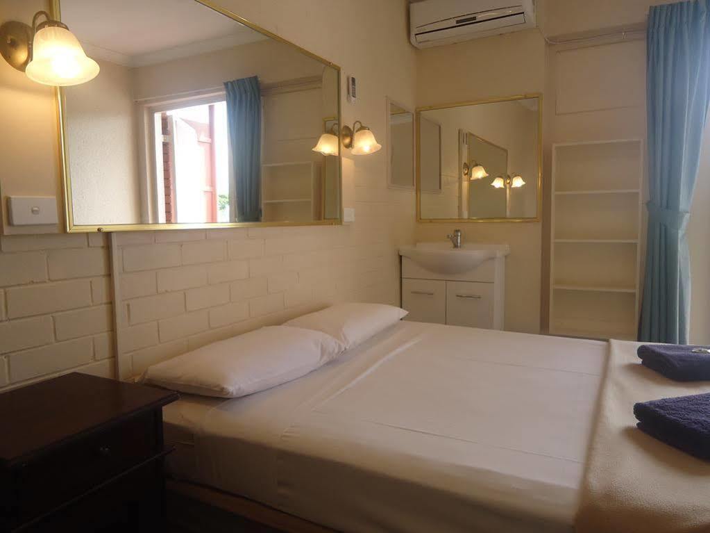 Kingsford Riverside Inn Brisbane Exterior foto